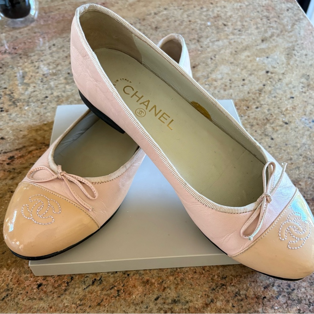 CHANEL Light Pink & Beige Cap-Toe Ballet Flats